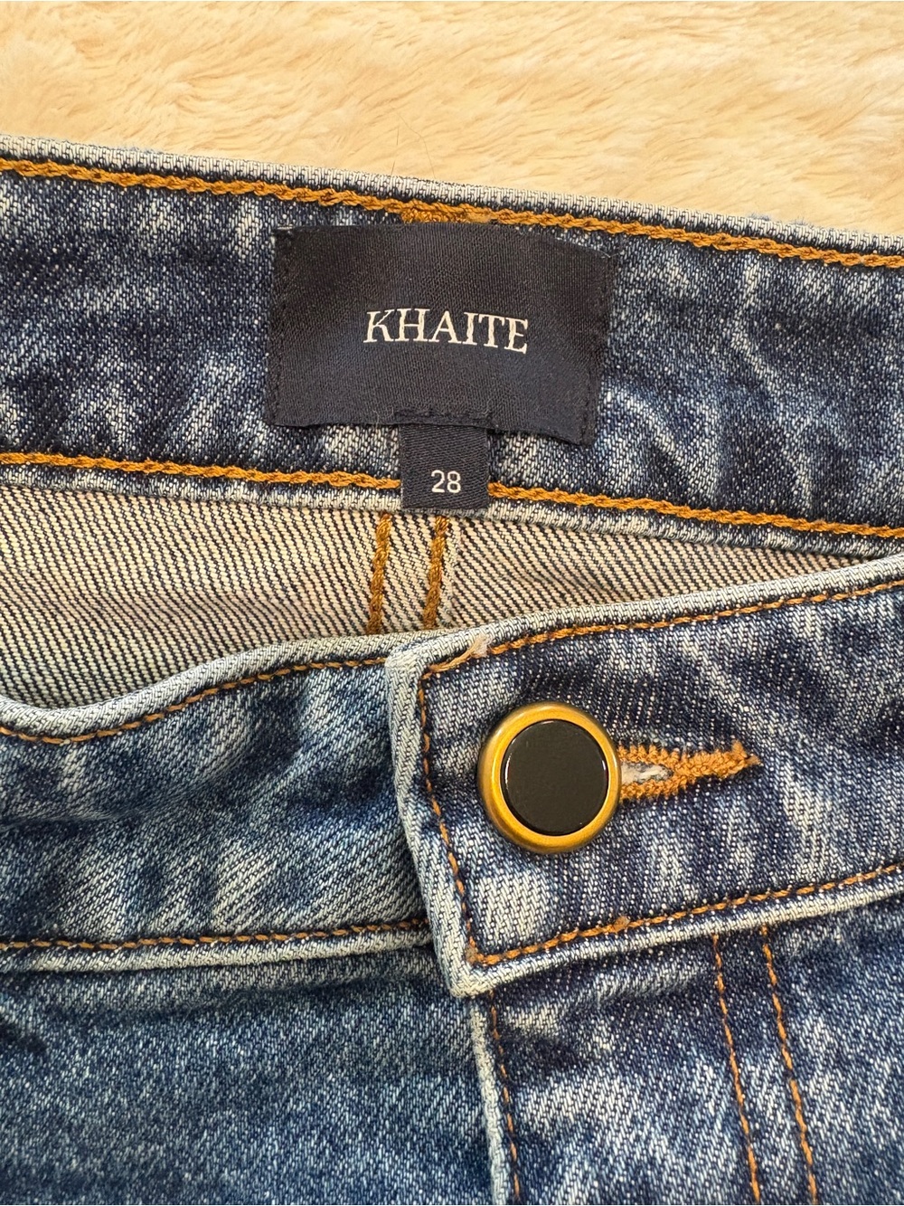 KHAITE Abigail Straight-Leg Jeans in Boone - Picture 6 of 9